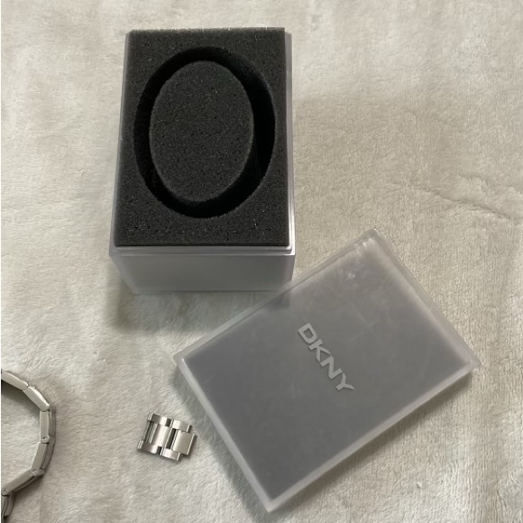 DKNY Watch - Picture 5 of 7